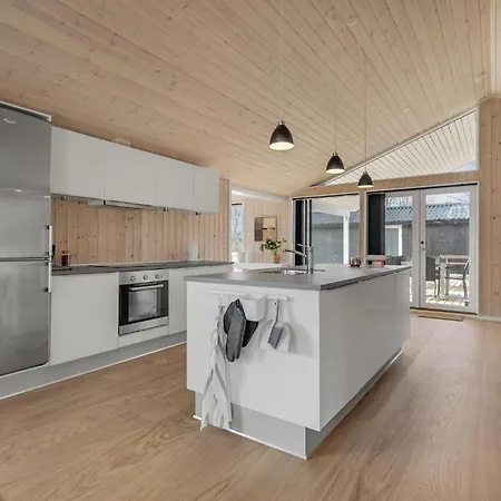 5 Bedroom Amazing In Nyaraló Glesborg