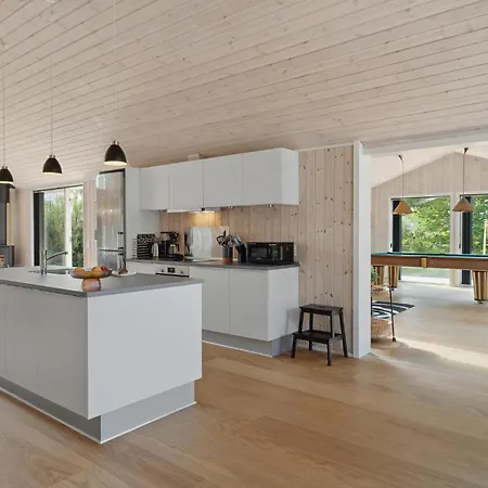 5 Bedroom Amazing In *