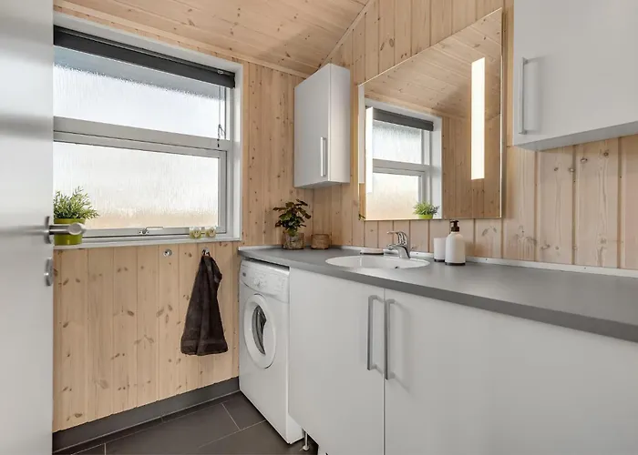 5 Bedroom Amazing In * Glesborg