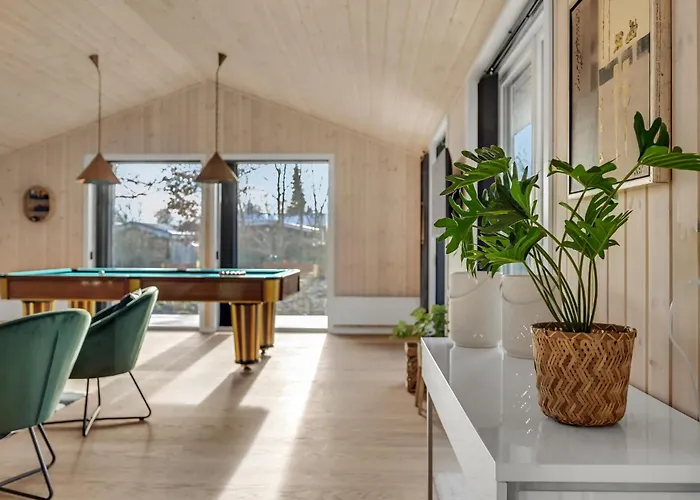 5 Bedroom Amazing In Feriehus Glesborg